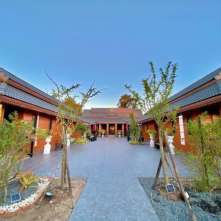 Khum Lanna Boutique Hotel Sisaket Екстер'єр фото
