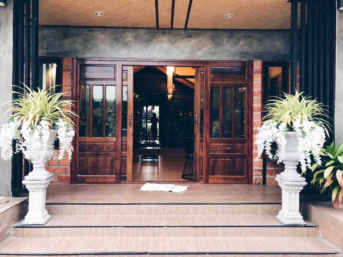 Khum Lanna Boutique Hotel Sisaket Екстер'єр фото