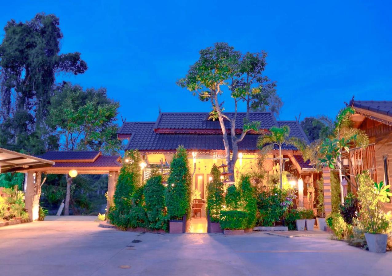 Khum Lanna Boutique Hotel Sisaket Екстер'єр фото