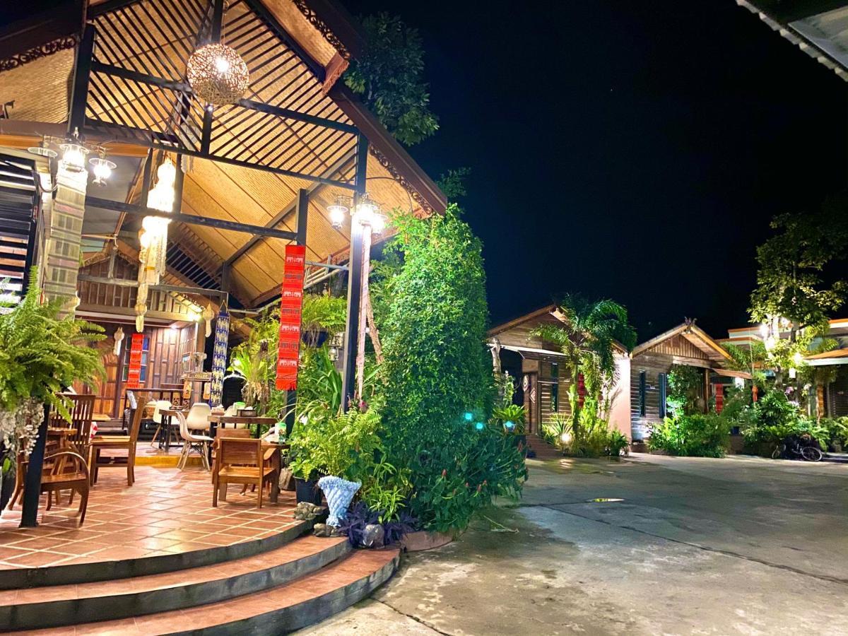 Khum Lanna Boutique Hotel Sisaket Екстер'єр фото