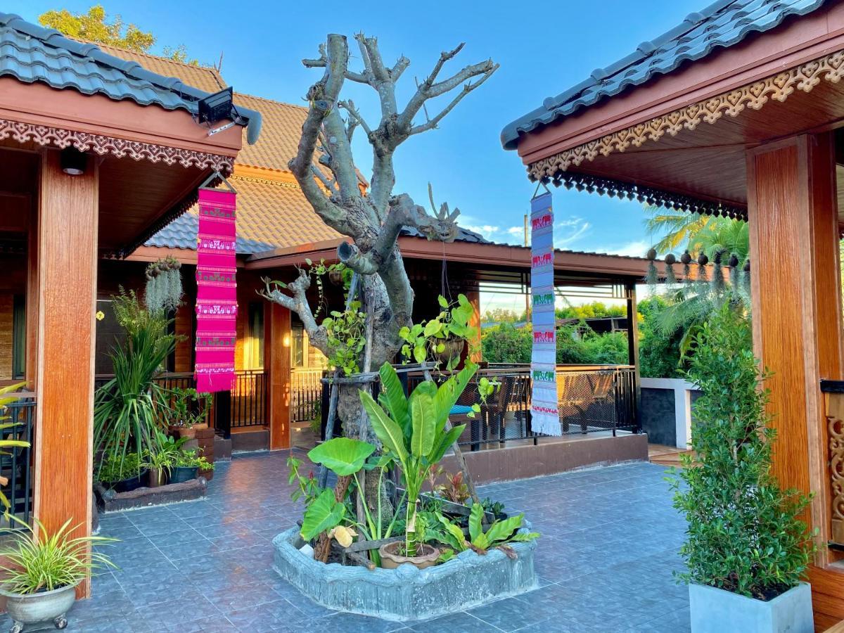 Khum Lanna Boutique Hotel Sisaket Екстер'єр фото
