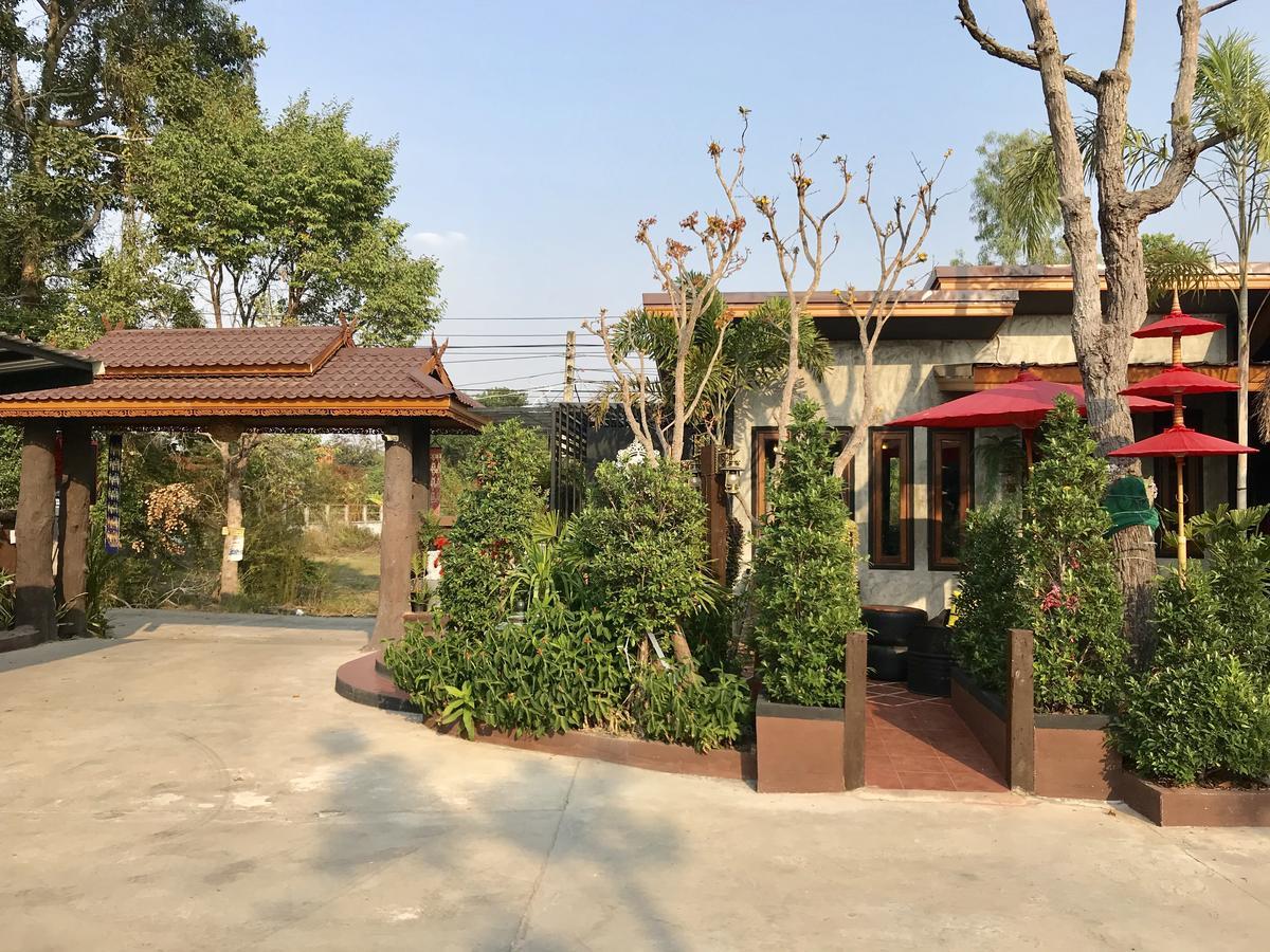Khum Lanna Boutique Hotel Sisaket Екстер'єр фото