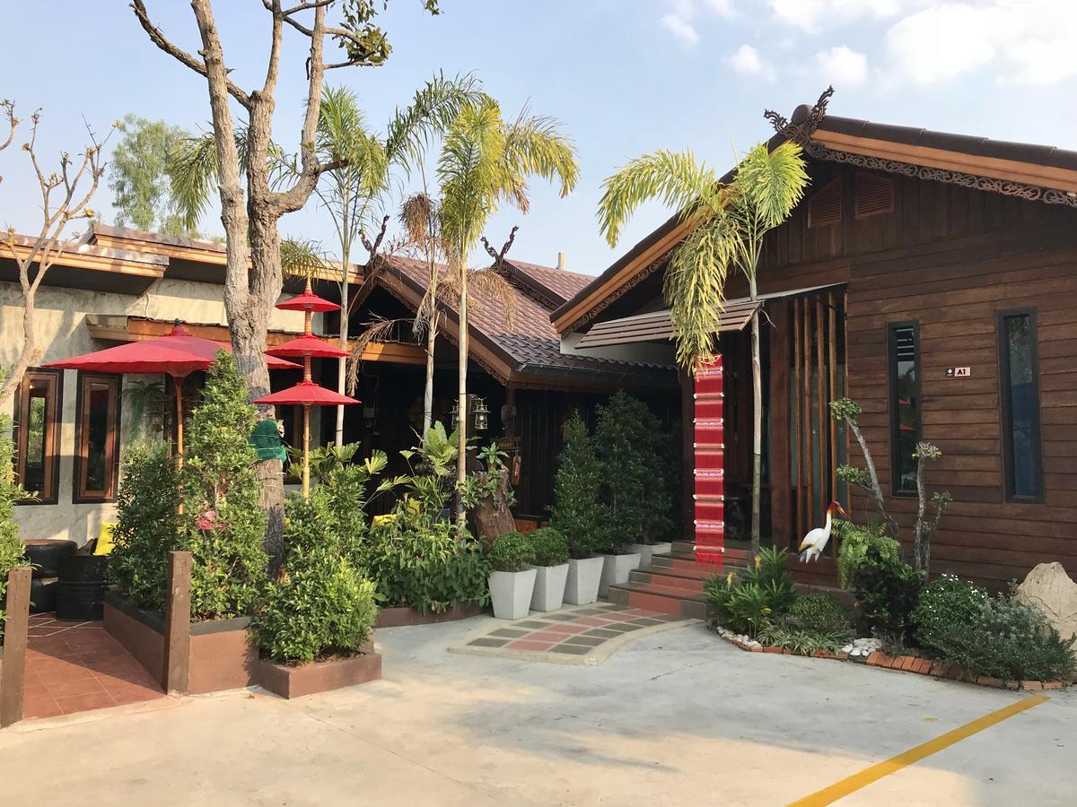 Khum Lanna Boutique Hotel Sisaket Екстер'єр фото