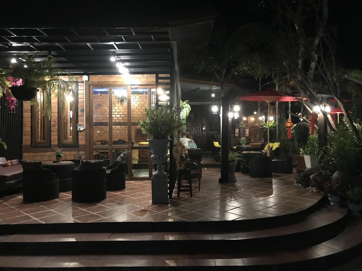 Khum Lanna Boutique Hotel Sisaket Екстер'єр фото